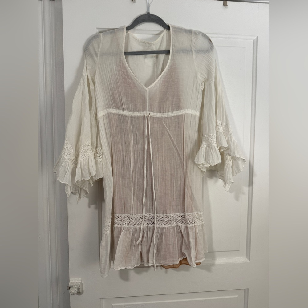 BCBGMaxAzria Cream Long Sleeve Dress with Lace Trim